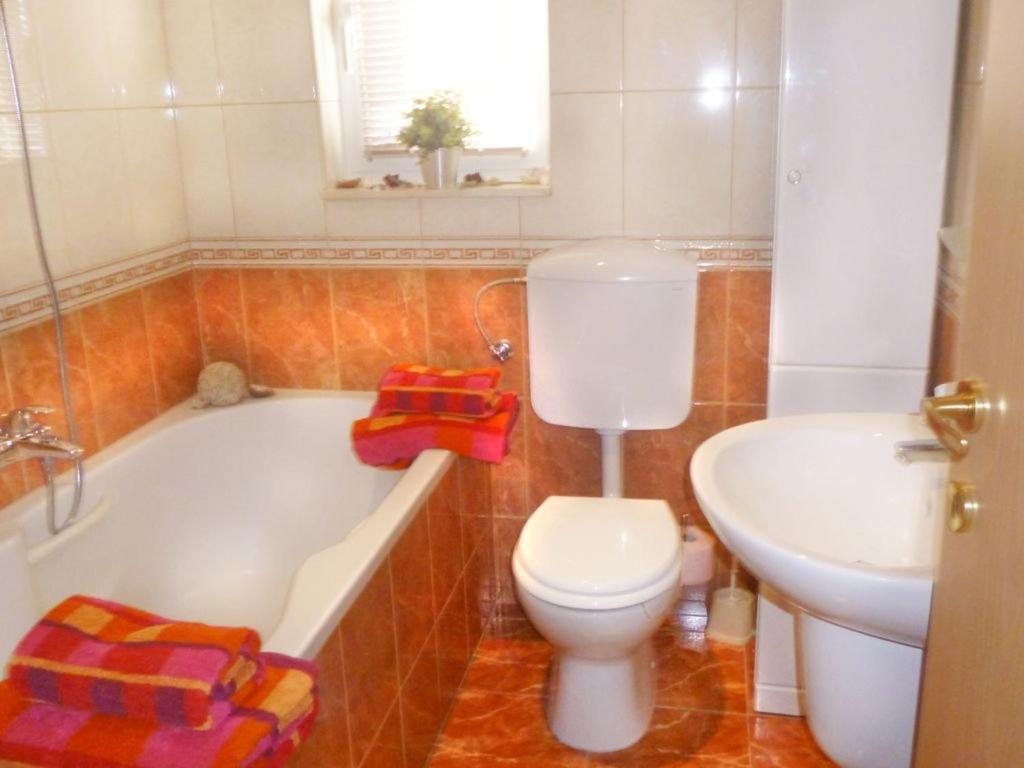 Villa Marija Podstrana Luaran gambar